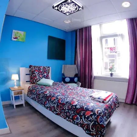 Bed & Breakfast Five Star Scheveningen *